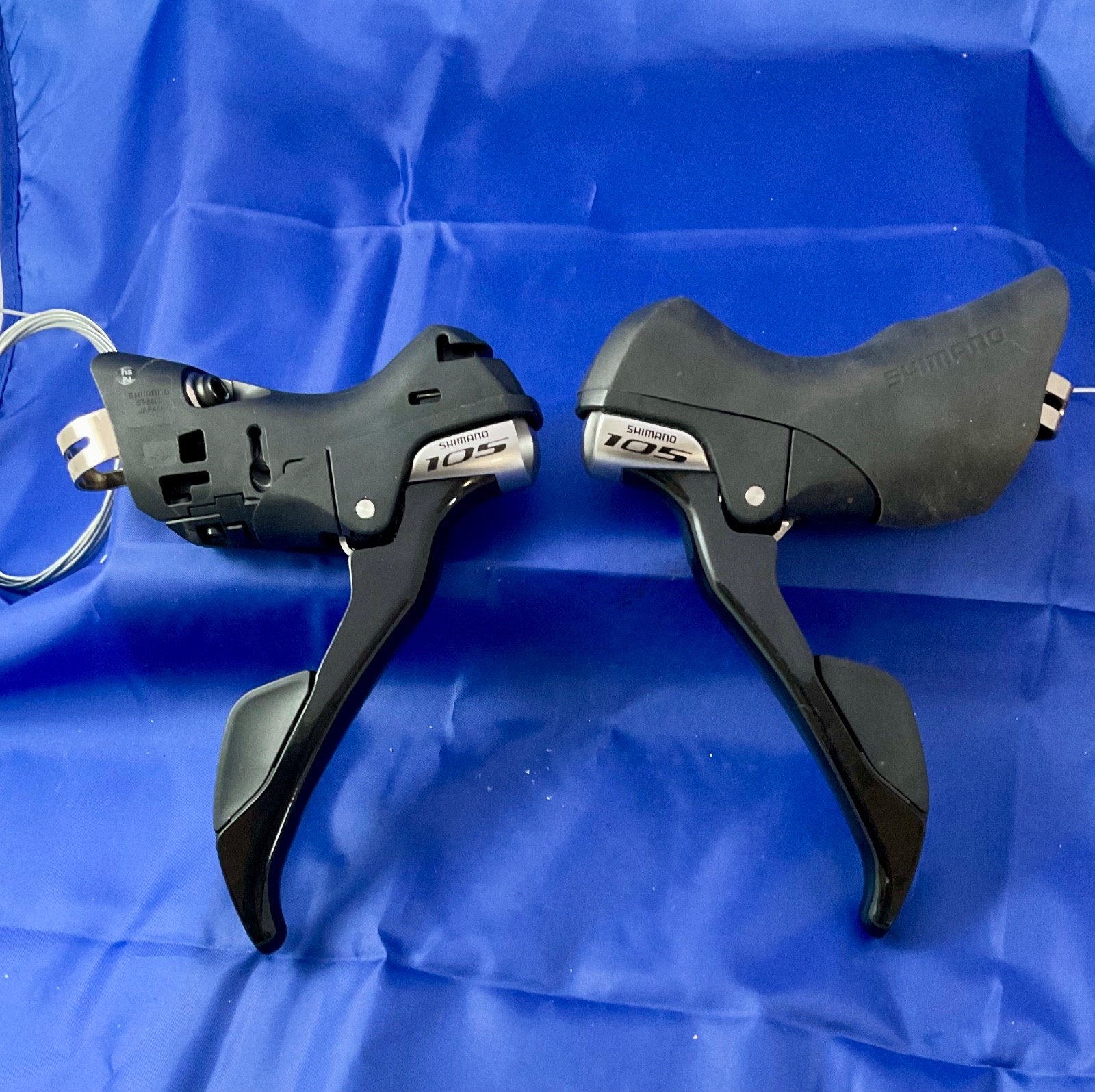 Shimano 105 ST-5800 Shifter Set, 2x11, One Hood Missing, With Cables, NOS