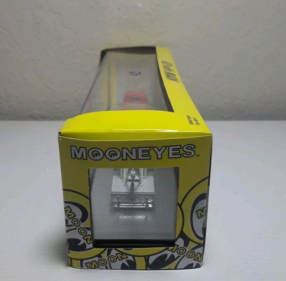 M2 MOONEYES 1960 Three Volkswagen single Cab Trucks Canvas Top, Tow Truck New  - Image 4 of 4