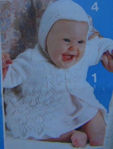 BABY MÄDCHEN MÜTZEN~KLEID~JUNGENHELM~MANTEL STRICKMUSTER (J12)
