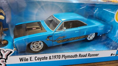 ミニカー Wile E. Coyote & Plymouth Roadrunner Amazon.com: Jada Wile E Coyote & 1970 Plymouth Road Runner