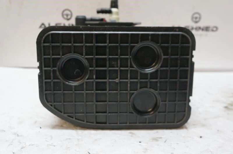 2014 Buick Verano Fuel Vapor Evaporator Emission EVAP Canister 84839160 OEM - Image 4 of 4