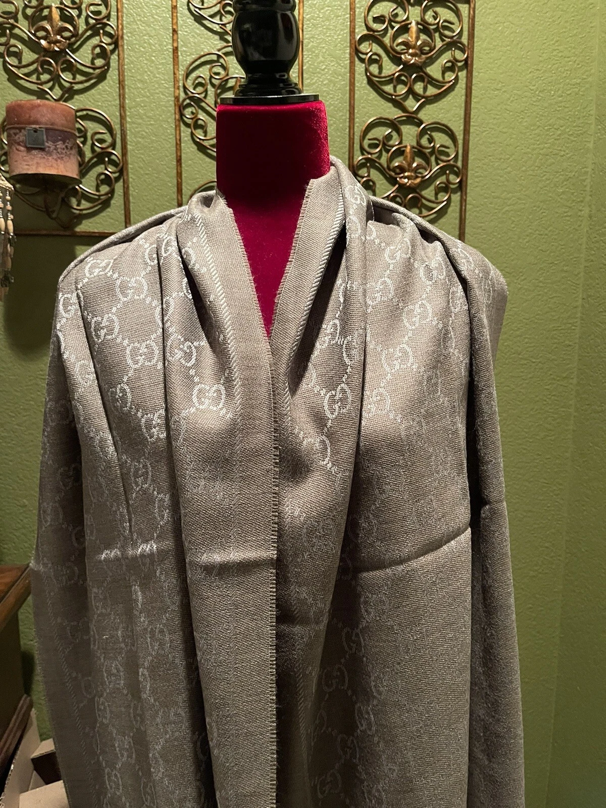 Foulard laine 100% authentique GUCCI jacquard GG monogramme