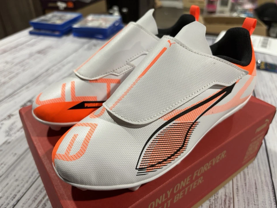 Nuevos Clears de Fútbol Puma para Niños Talla 3.5 Blanco Naranja Ultra 5 Play Foto 2 de 4