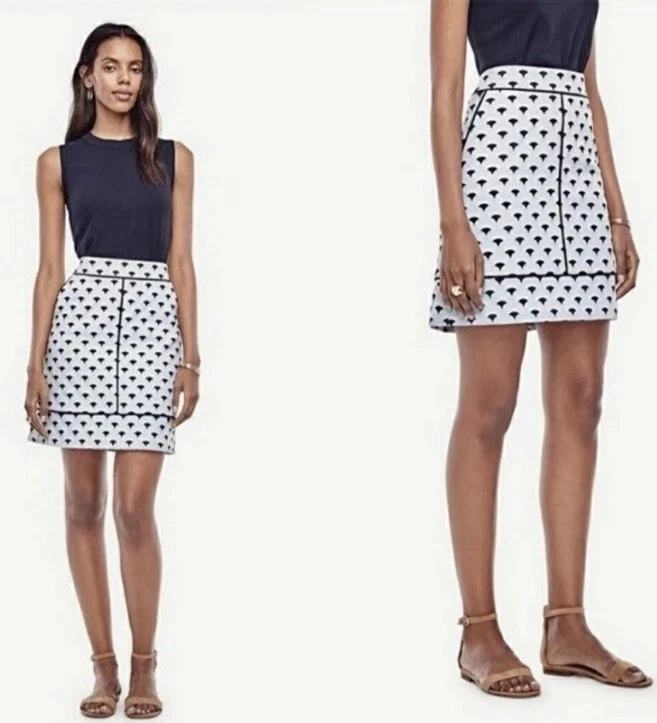 Ann Taylor Women's Floral Fan Jacquard Knee Length Skirt, size 8, Pockets