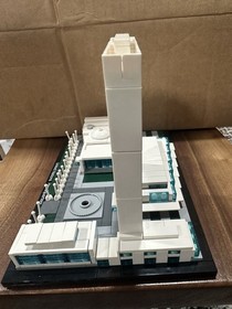 LEGO Architecture: United Nations Headquarters (21018)