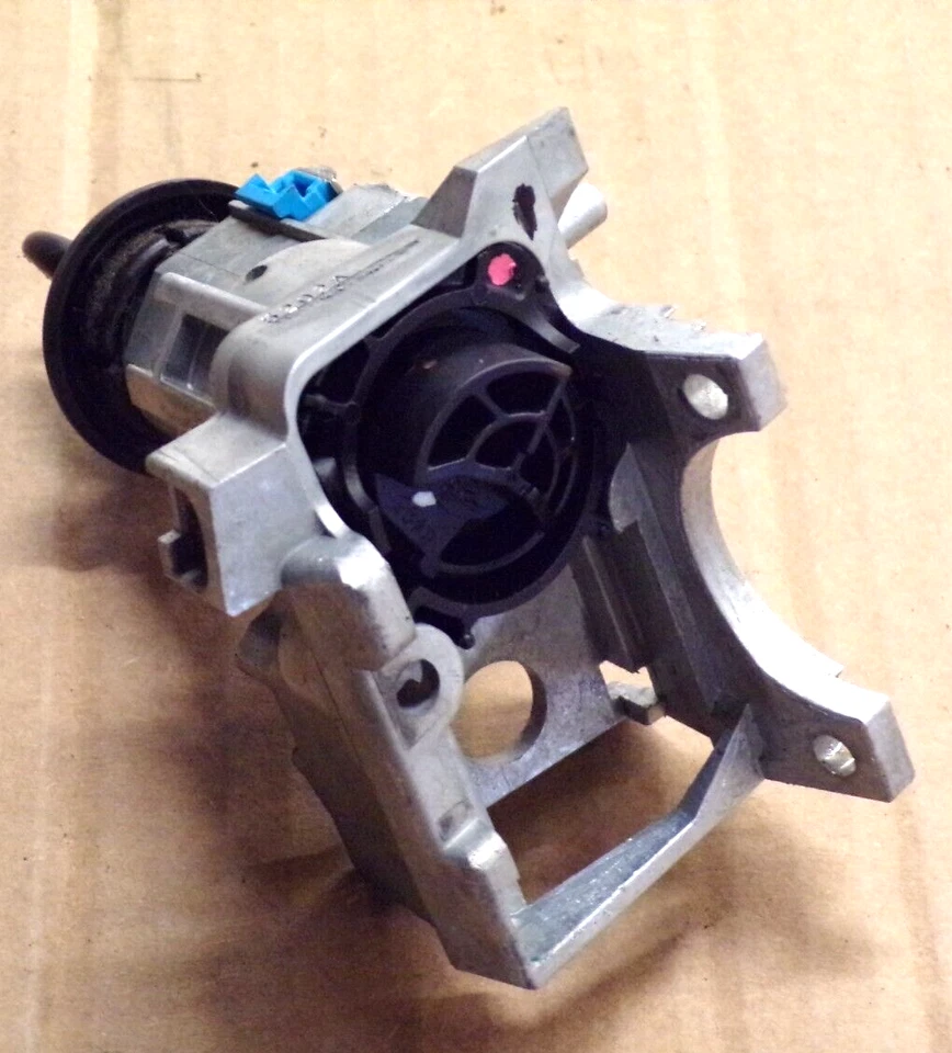 2005 gmc sierra ignition w/ key 2003-2007 chevy silverado - Image 4 of 4