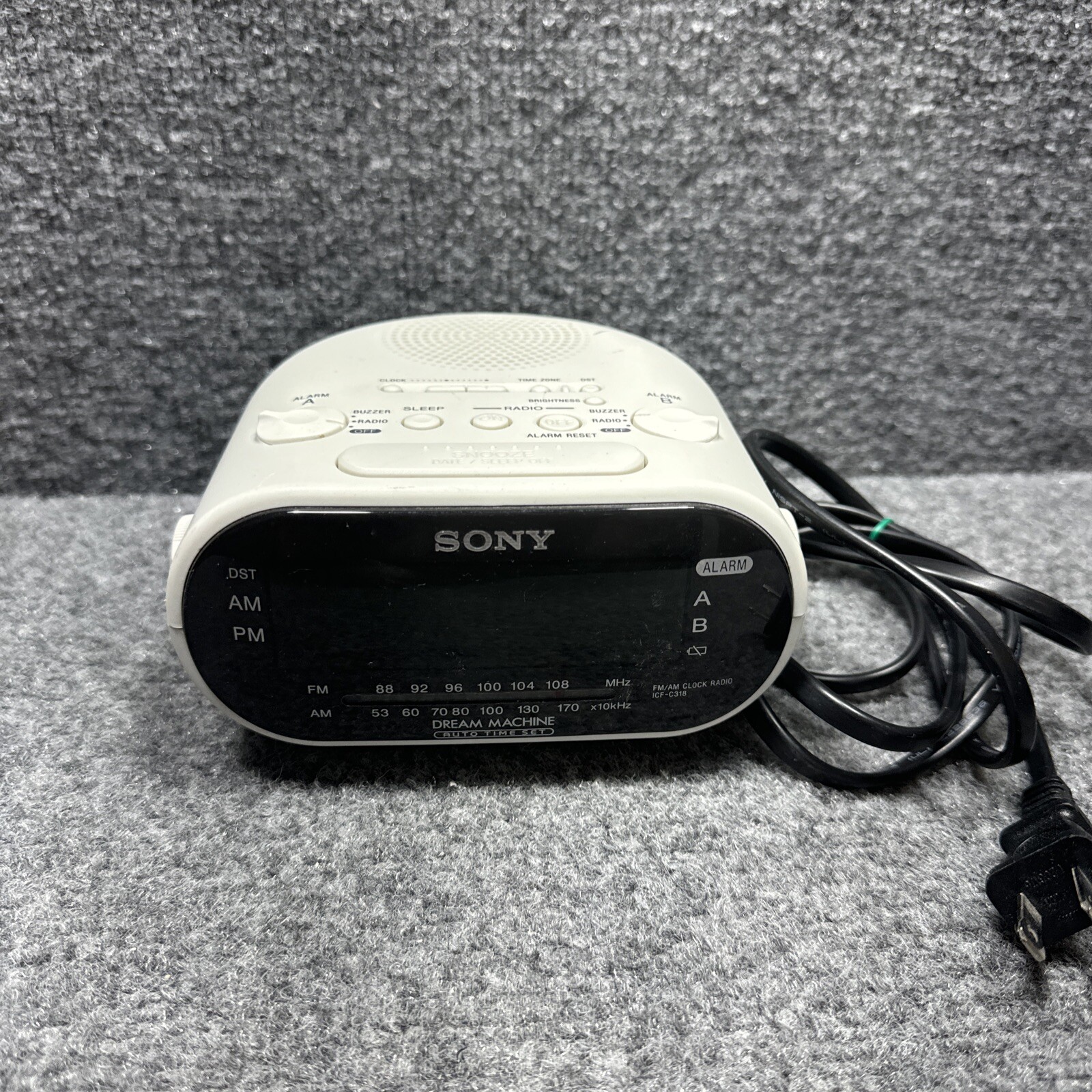 Sony Dream Machine AM/FM Dual Alarm White Clock Radio Model ICF-C318 TESTED Nice