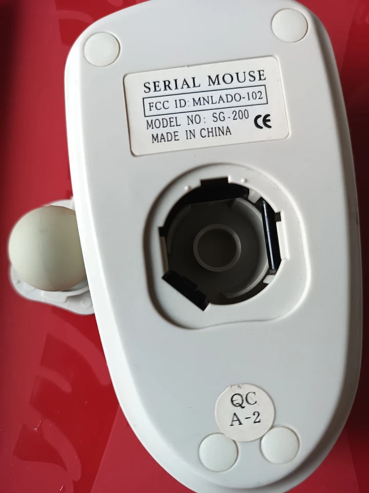 Vintage 3-Button Serial Mechanical Ball Computer Mouse (Beige) [AM-737] - Image 2 of 3