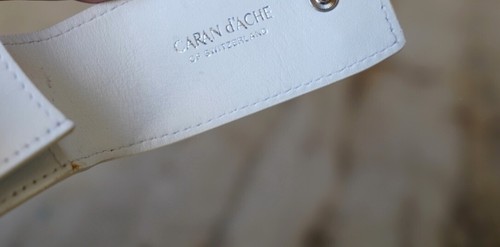 CARAN D'ACHE - TRES BEL ETUI A STYLOS EN CUIR BLANC - MODELE DEUX PLACES A RABAT - Picture 5 of 8