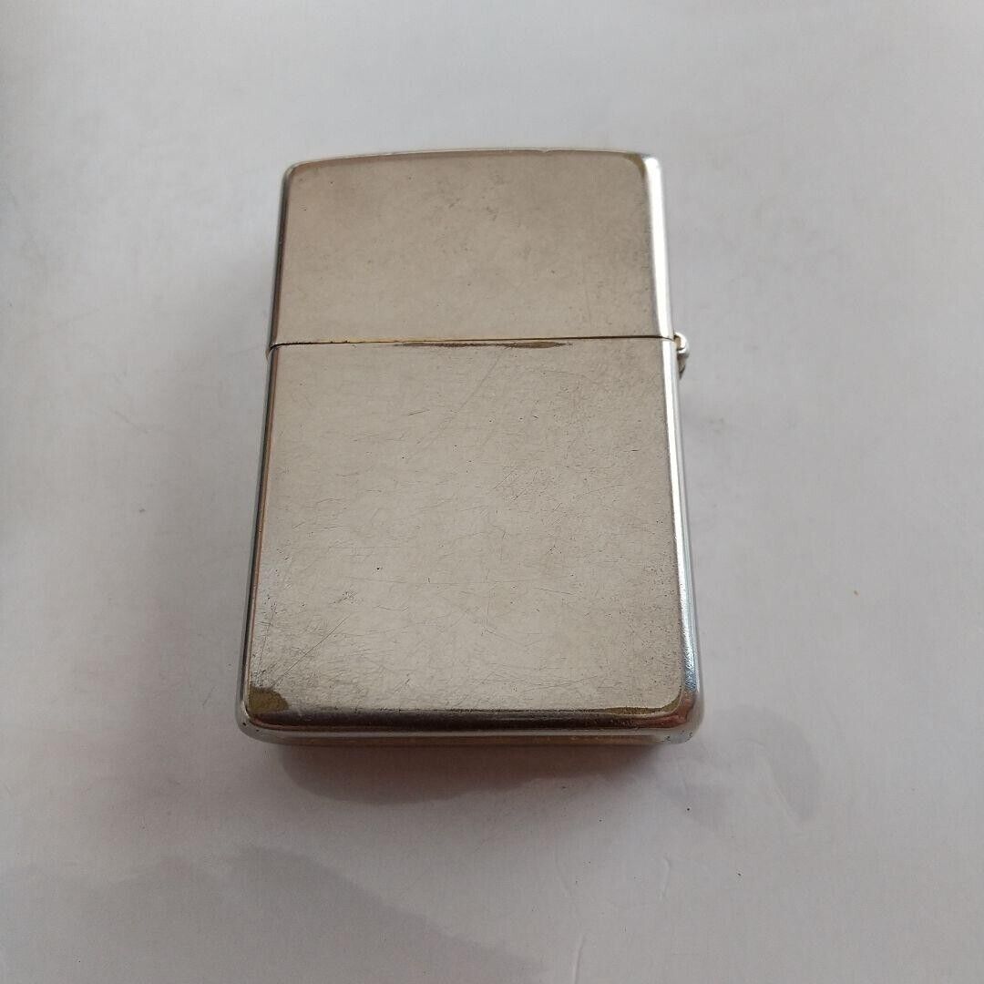 Zippo Marlboro Logo Etched Sculpture Silver Single-Sided Zippo Marlboro Logo Etched Sculpture Silver Single-Sided