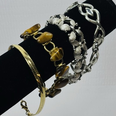 Jewelry Lot of Vintage to Modern Assortment 4 Bracelets Monet x1 U410