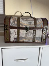 Vintage WOOD STEAMER TRUNK chest coffee table storage box antique wooden