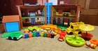 Vintage 1980 Fisher Price Little People FAMILY TUDOR HOUSE #952 w/27 Accessories