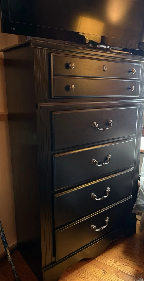 Queen Bedroom 4-Piece Set - Image 3 of 4