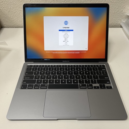 Apple Macbook Air 13" 128GB 8GB Ram Silver - Core i3 -Mac OS Ventura (2020)