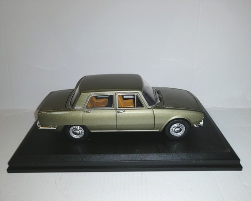 ALFA ROMEO 1750 1978 QUATTRORUOTE SCALA 1/24 - Foto 3 di 5