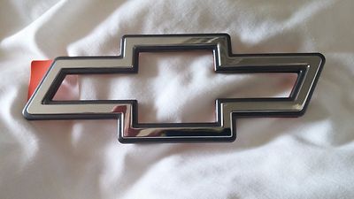 new genuine gm chevrolet bow tie emblem silver chrome with black