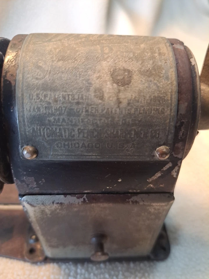 Sacapuntas automático original Pat# Dandy Co Chicago sacapuntas de mesa Foto 2 de 4