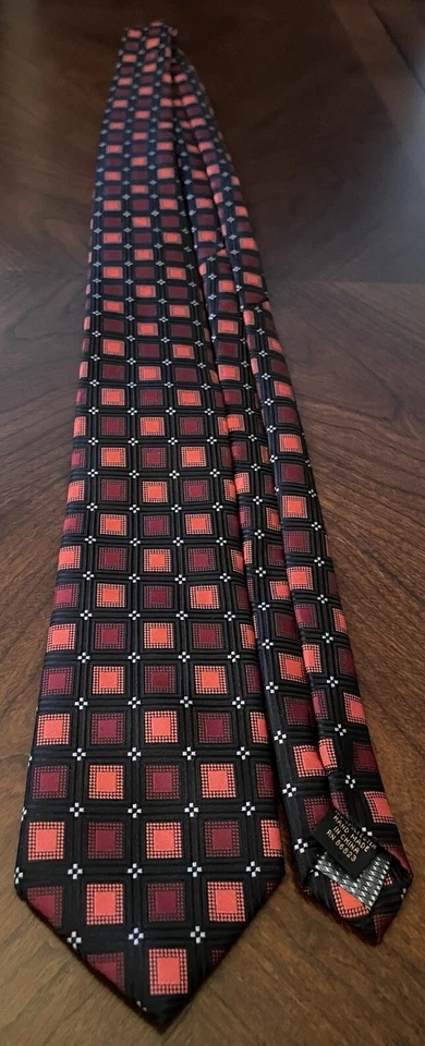 Alexander Julian Red Black Hand Made 100% Polyester Men’s Neck Tie Made In China - Image 3 of 4