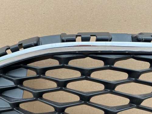 FORD FIESTA MK7 2017-2021 FRONT BUMPER GRILLE H1BB-8200A GENUINE - Picture 5 of 13