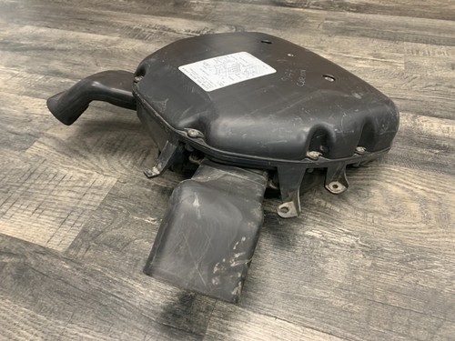 1997-1998 CBR1100XX Super Blackbird Honda OEM Air Filter Cleaner Case Box Lid - Picture 7 of 11