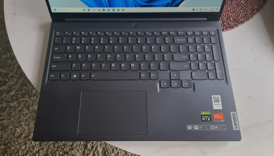 Lenovo Legion PRO 5 16" i7-13700HX 2.1GHz 16GB RAM 512GB SSD GeForce RTX 4060 Foto 3 de 4