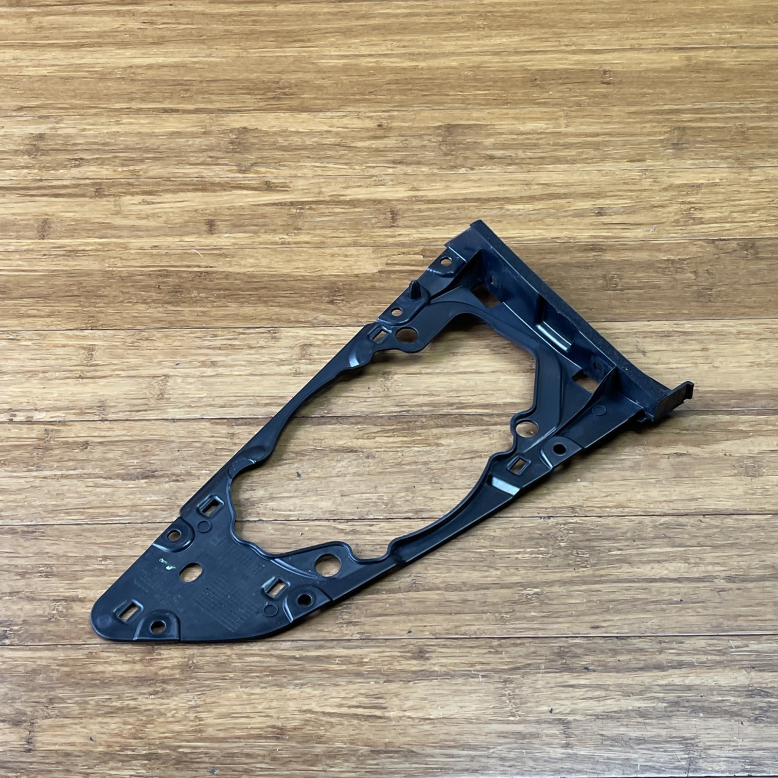 2017-2022 Audi R8 4S Rear Right Side Panel Surround Bracket Mount Support OEM