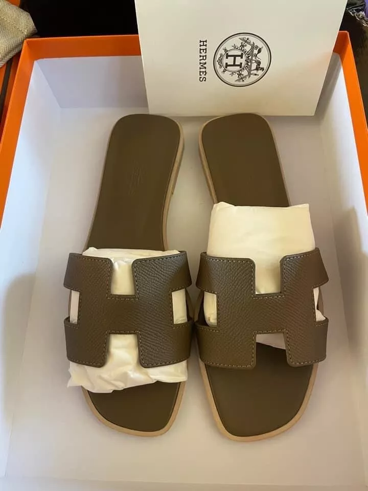 Hermes Oran Sandals Etoupe Epsom 37 – Madison Avenue Couture