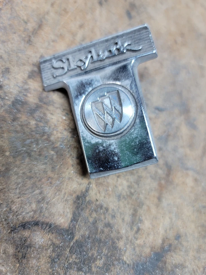 Buick Skylark 1968 1969 original GM techo vela panel emblema 7759501 Foto 2 de 4