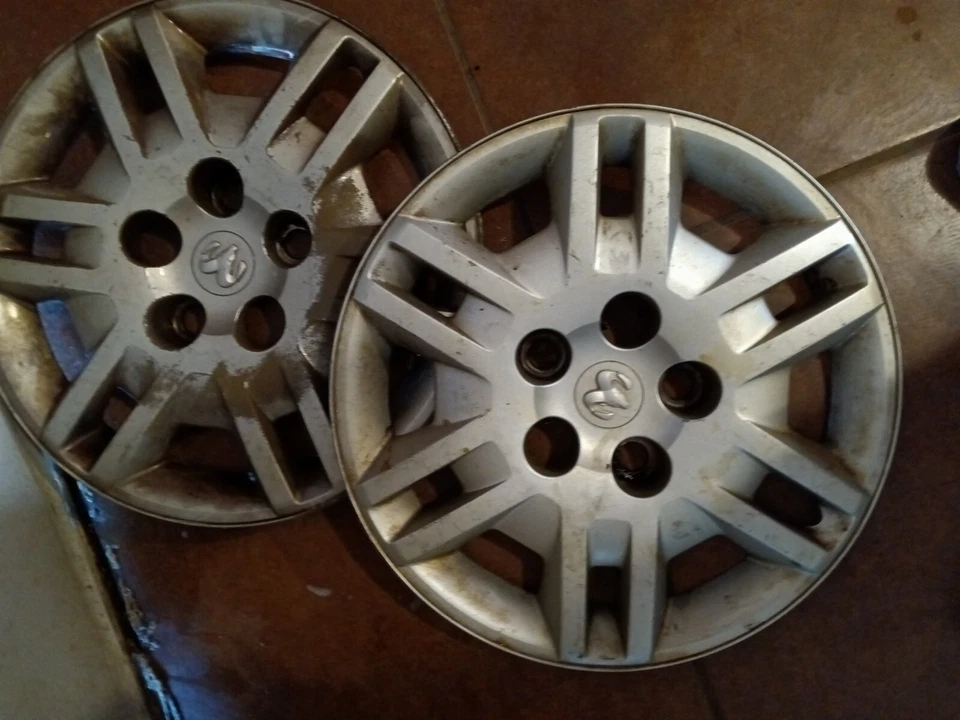 Колпак колеса 2003 Dodge Caravan - Изображение 2 из 2