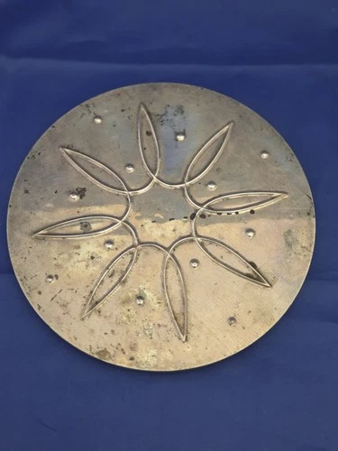 VINTAGE TOWLE STERLING SILVER FOOTED TRIVET AWAKENING PATTERN SUNBURST DOT