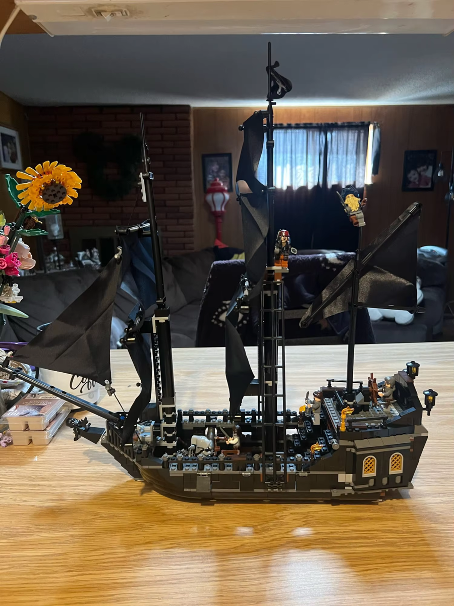 LEGO Pirates of the Caribbean:The Black Pearl REPLICA (#4184) New