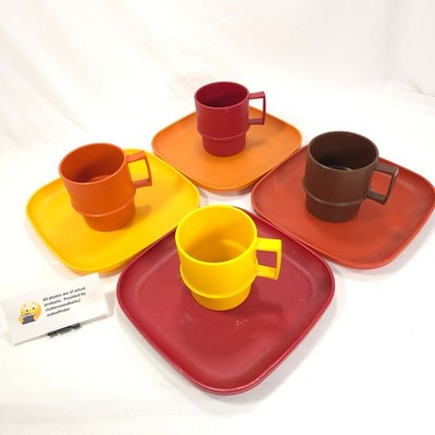 Tupperware Bundle 4 #1312 Stacking Mugs 4 #1534 Square Plates Harvest Colors