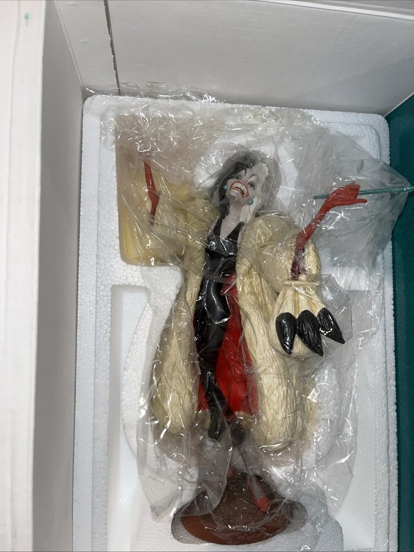 Cruella Devil Walt Disney Collector Society 1995 Member’s Only Sculpture