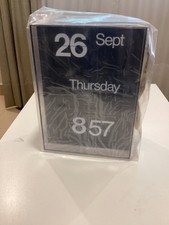 SOLARI C & UDINE DATOR V NERO. OROLOGIO DA PARETE CON CALENDARIO. LAYOUT INGLESE. NUOVO.