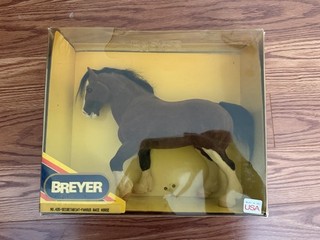 Breyer Traditional Series Secrettariat Famous Race Horse model horse #435 flock