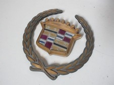 1995-2001 Cadillac Eldorado 1999-2000 Escalade Front Gold Grille Emblem Oem 1995-2001 Cadillac Eldorado 1999-2000 Escalade Front Gold Grille Emblem Oem