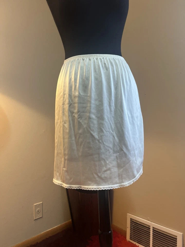 Antigo Vassarette Feito nos EUA Meio Deslizamento Marfim Pequeno Fenda Lateral Acabamento de Renda - Imagem 3 de 4