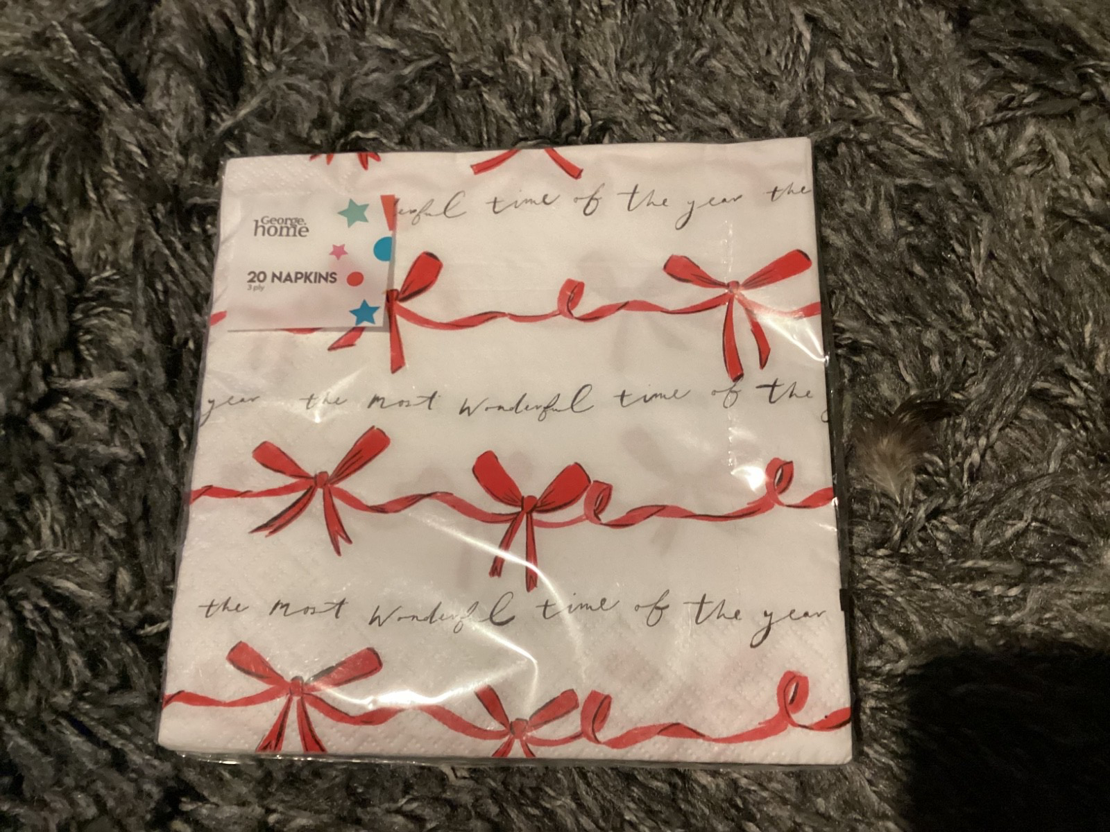 BNIP New Pack of 20 3 Ply White & Red Christmas Paper Napkins - 33x33cm