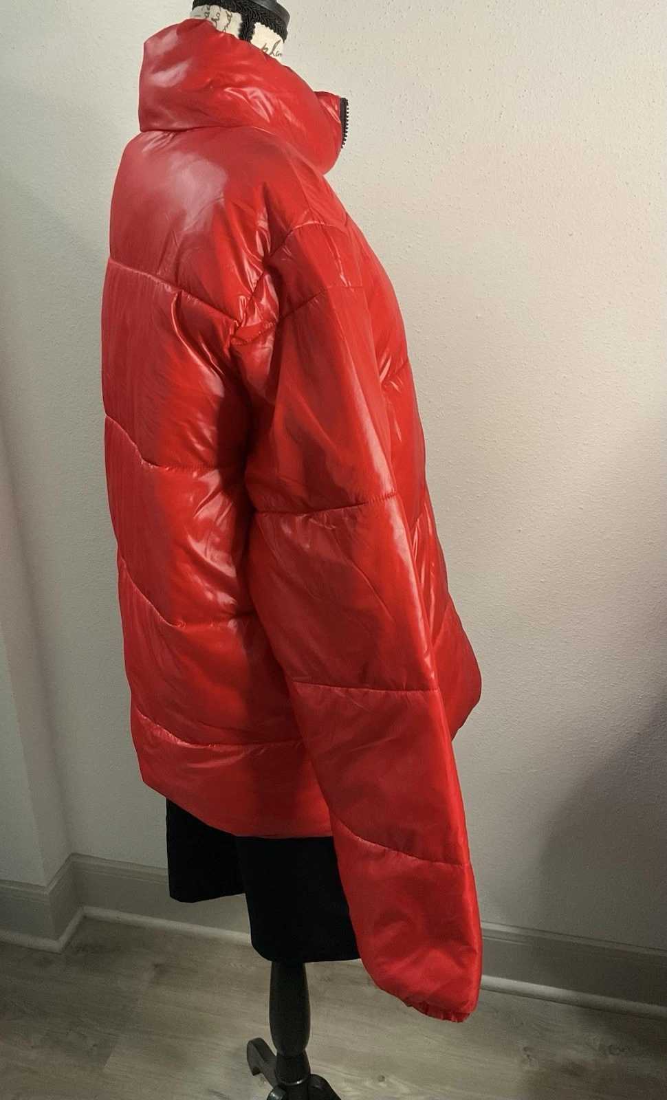 NOVAMEN Men’s Red Medium Quilted Long Sleeved Puffer Jacket Full Zip - product detail image 4