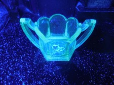 VINTAGE ART DECO THICK GLASS SUGAR BOWL TWO HANDLES CHIPPENDALE PT LABEL UV GLOW