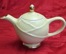 Vintage MCM Hall China Yellow with Gold Accent 6 Cup Tea Pot 0219