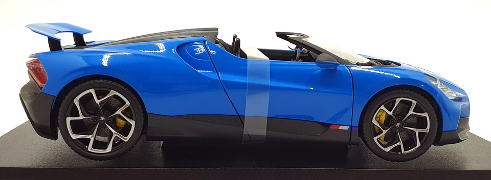 Maisto 1/18 Scale Diecast 46629 - Bugatti Mistral - French Racing Blue - Image 3 of 4