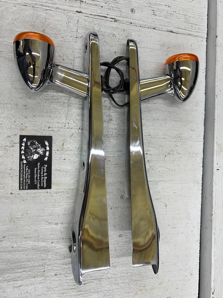 Harley-Davidson Sportster XL1200C 2005 OEM señales de giro traseras y puntales 04-10 Foto 2 de 4