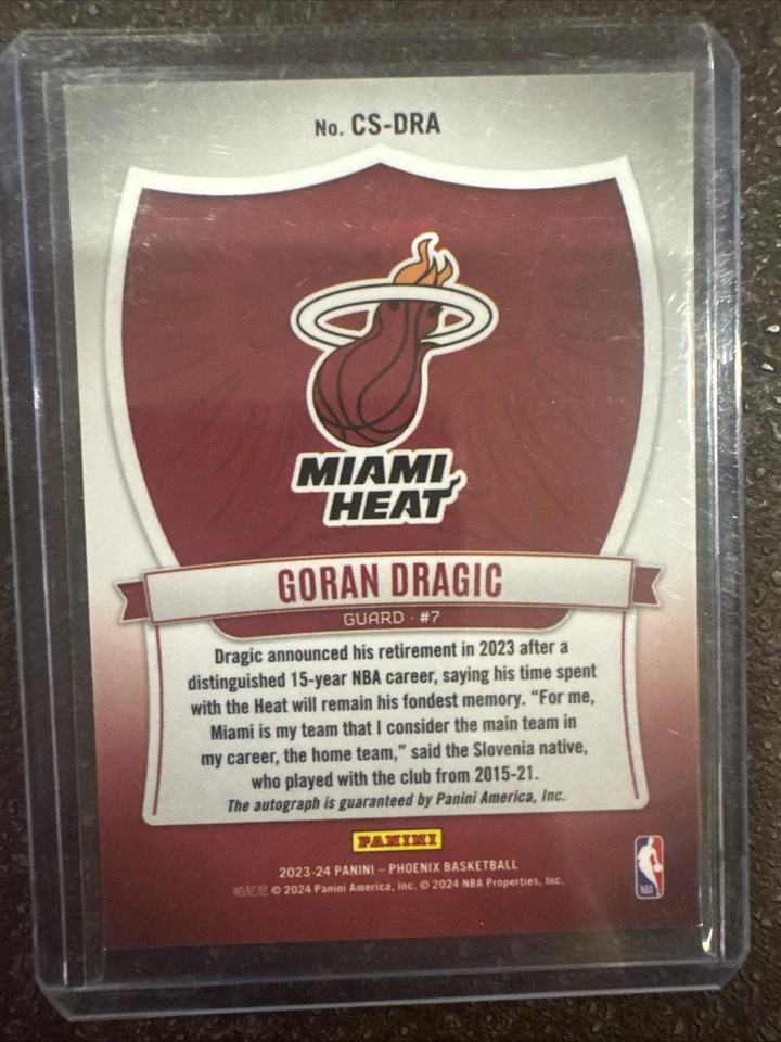 2023-24 Panini Phoenix Crusade Signatures Goran Dragic CS-DRA verde (AU) Foto 2 de 2