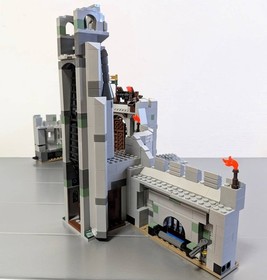 LEGO LOTR 9474 Battle of Helm's Deep Set