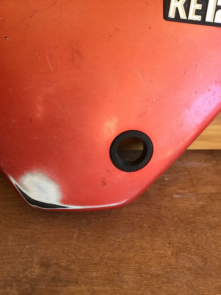 Cubierta lateral Kawasaki KE125 1976-79 Foto 3 de 4