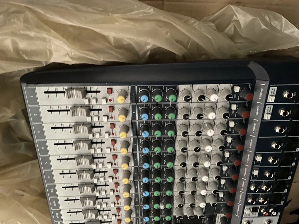 Soundcraft Signature 12 USB Mixer Come Nuovo Perfetto - Image 2 of 4