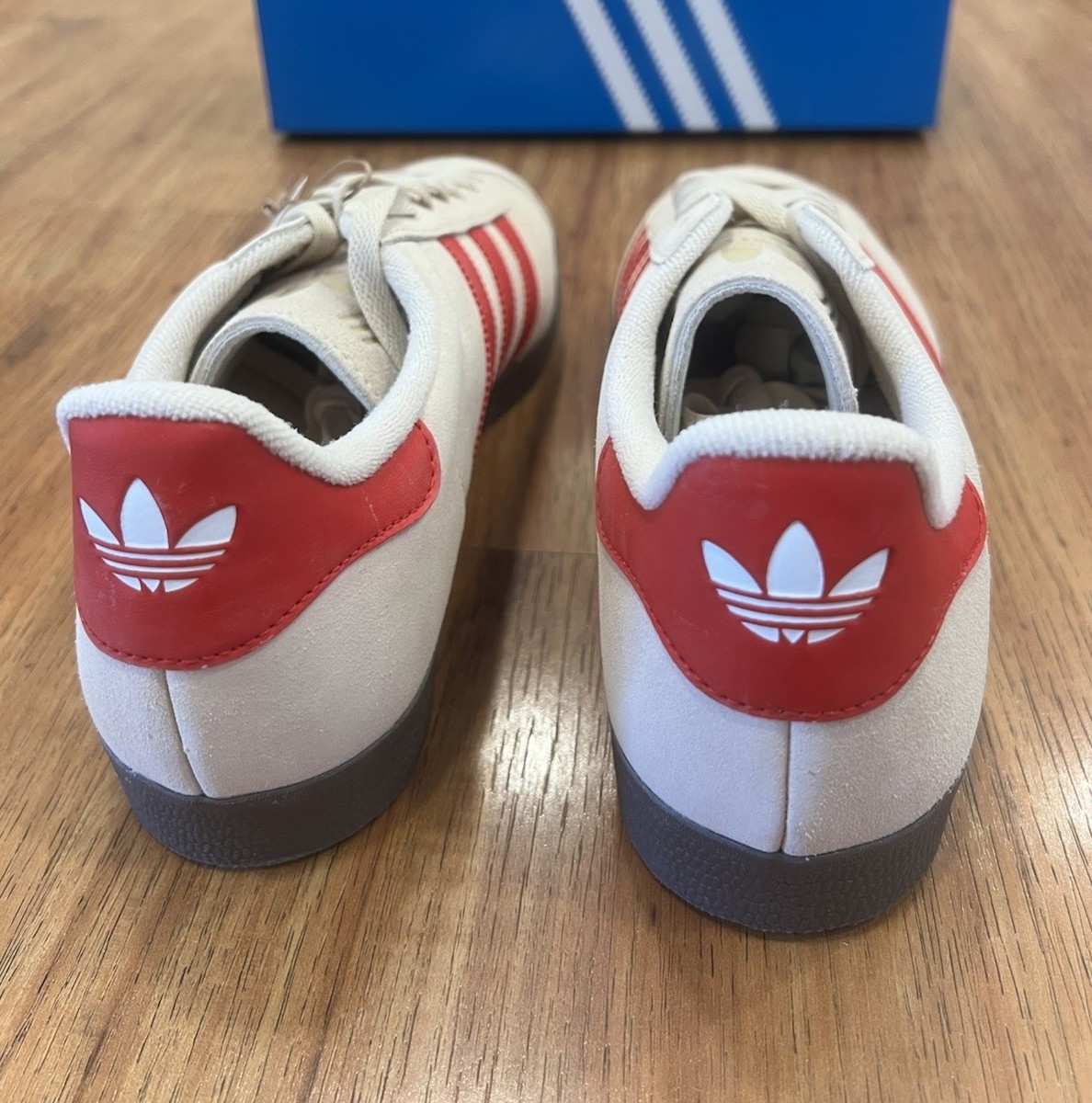 Adidas Men's Gazelle Originals Size 10.5 Sand Strata Scarlet