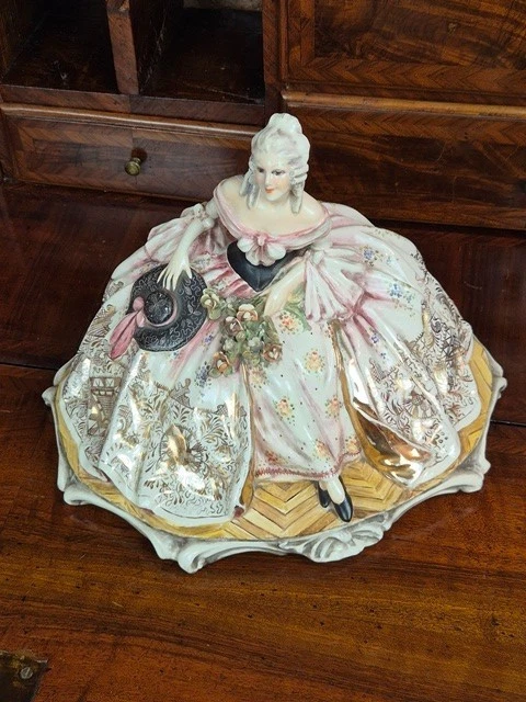 GRAZIOSA DAMA IN CERAMICA PANNUNZIO BERTOLOTTI MILANO - Immagine 2 di 4